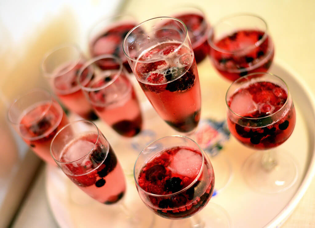 Location Winterhochzeit in Düsseldorf mit erfrischenden Getränken - Mit oder ohne Alkohol